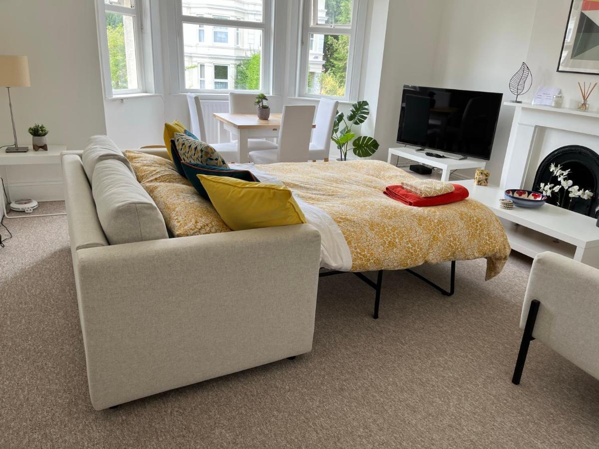 Tree Tops Apartment In Tunbridge Wells Bagian luar foto
