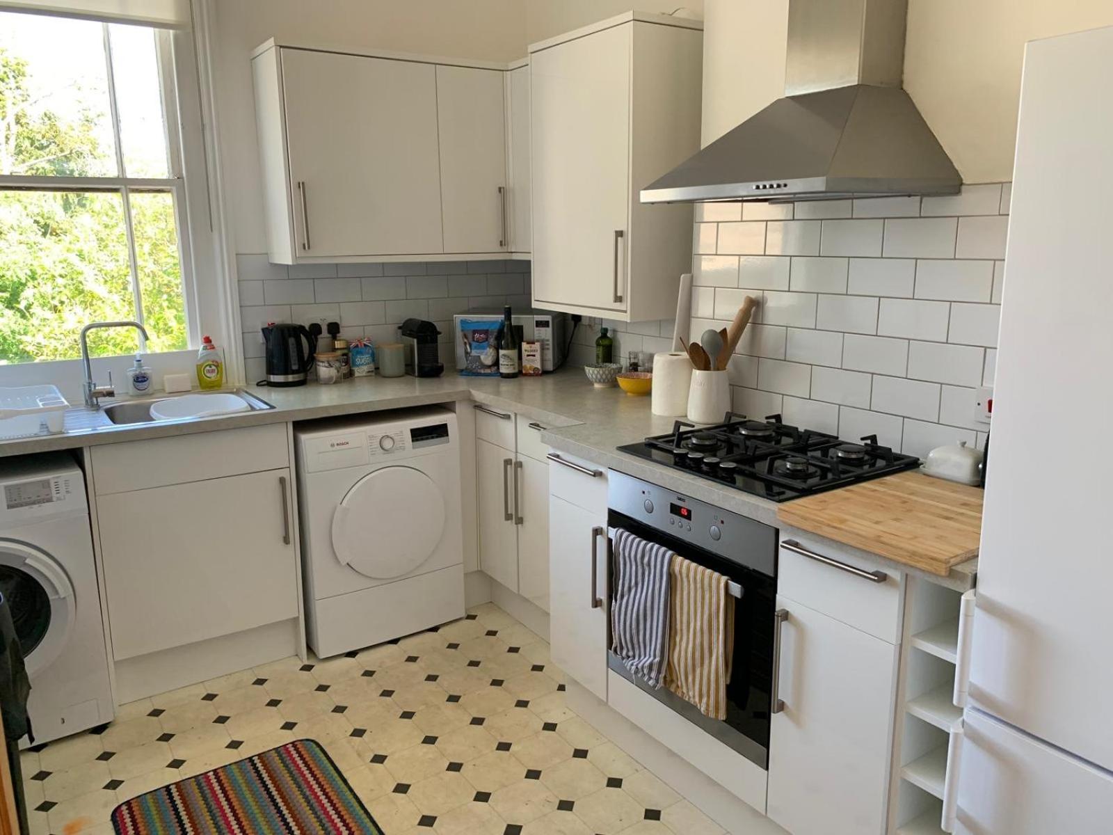 Tree Tops Apartment In Tunbridge Wells Bagian luar foto